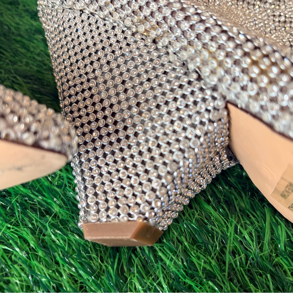 Elegant silver sparkly boots - Picture 9 of 16